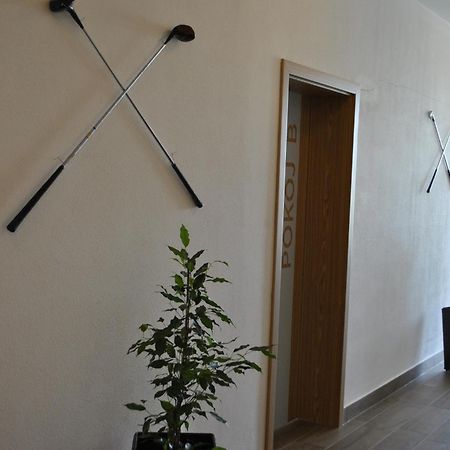 Hotel Golf Jezera Ostrožská Nová Ves Exterior foto