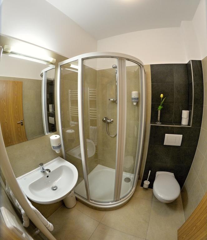 Hotel Golf Jezera Ostrožská Nová Ves Zimmer foto