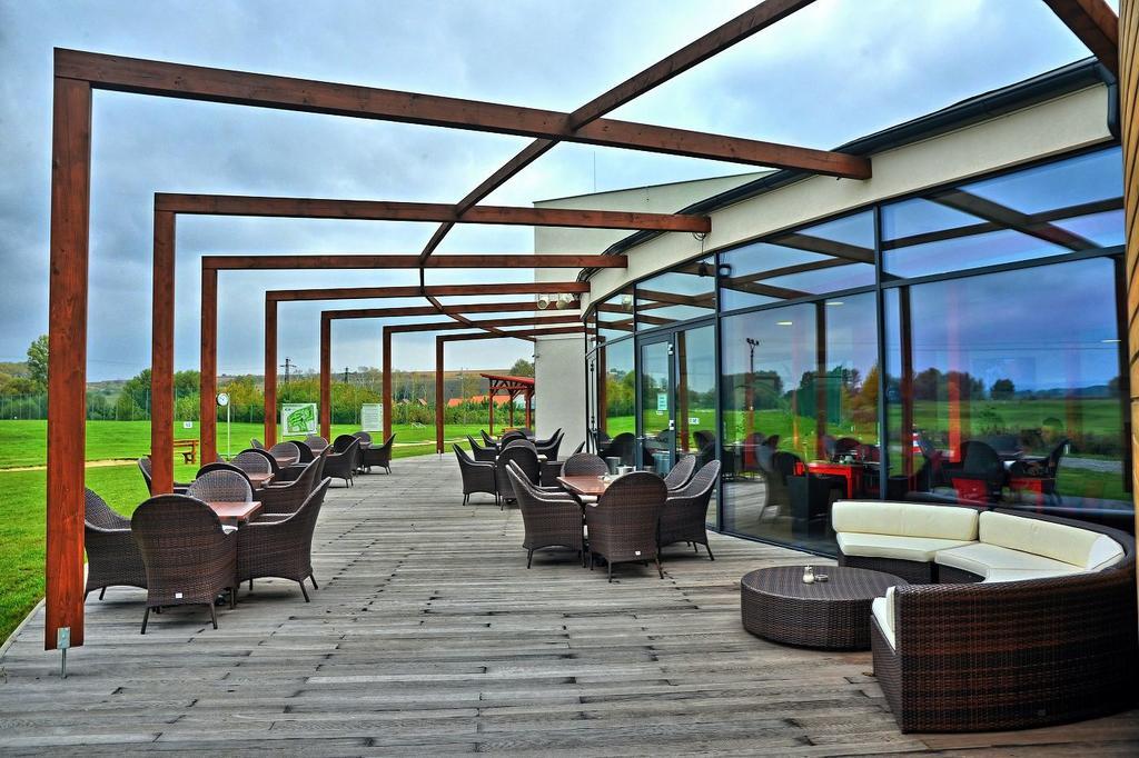 Hotel Golf Jezera Ostrožská Nová Ves Exterior foto