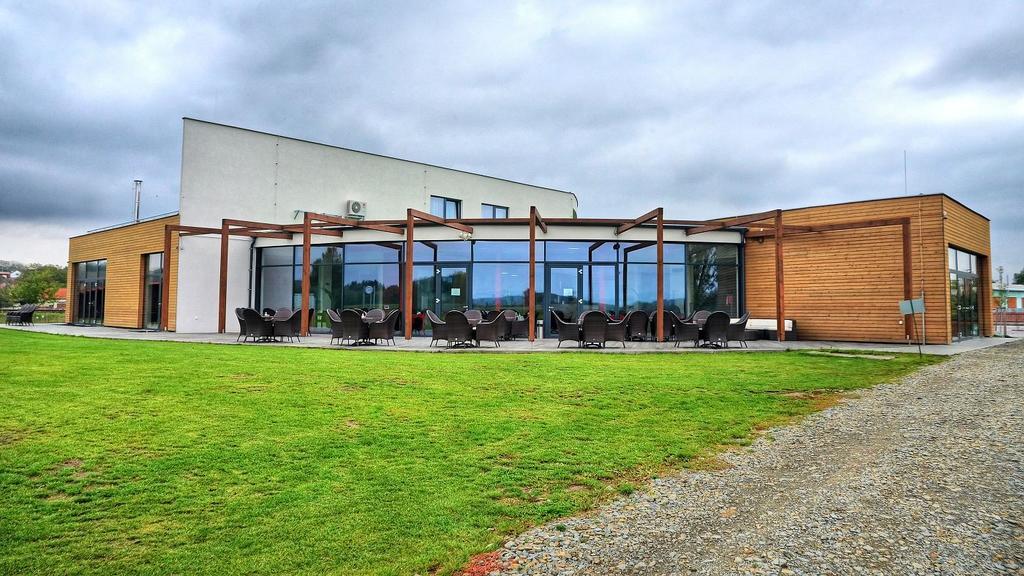 Hotel Golf Jezera Ostrožská Nová Ves Exterior foto